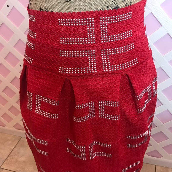 Gorgeous skirt - Picture 4 of 5